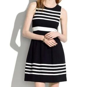 Madewell Dress Women's XS Black White‎ Striped Fit to Flare Pockets Sleeveless